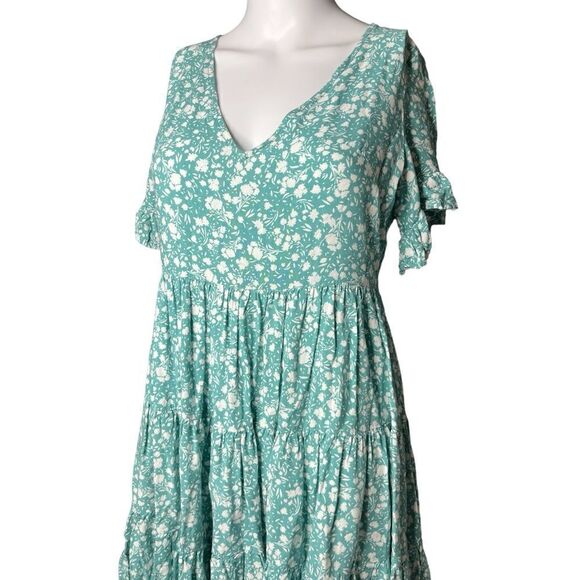 Who I am Short Sleeve Floral Mini Dress Green and White Size Medium - Picture 2 of 3